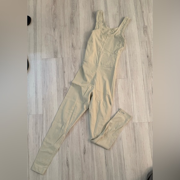 Set Active Onsie - Picture 2 of 3